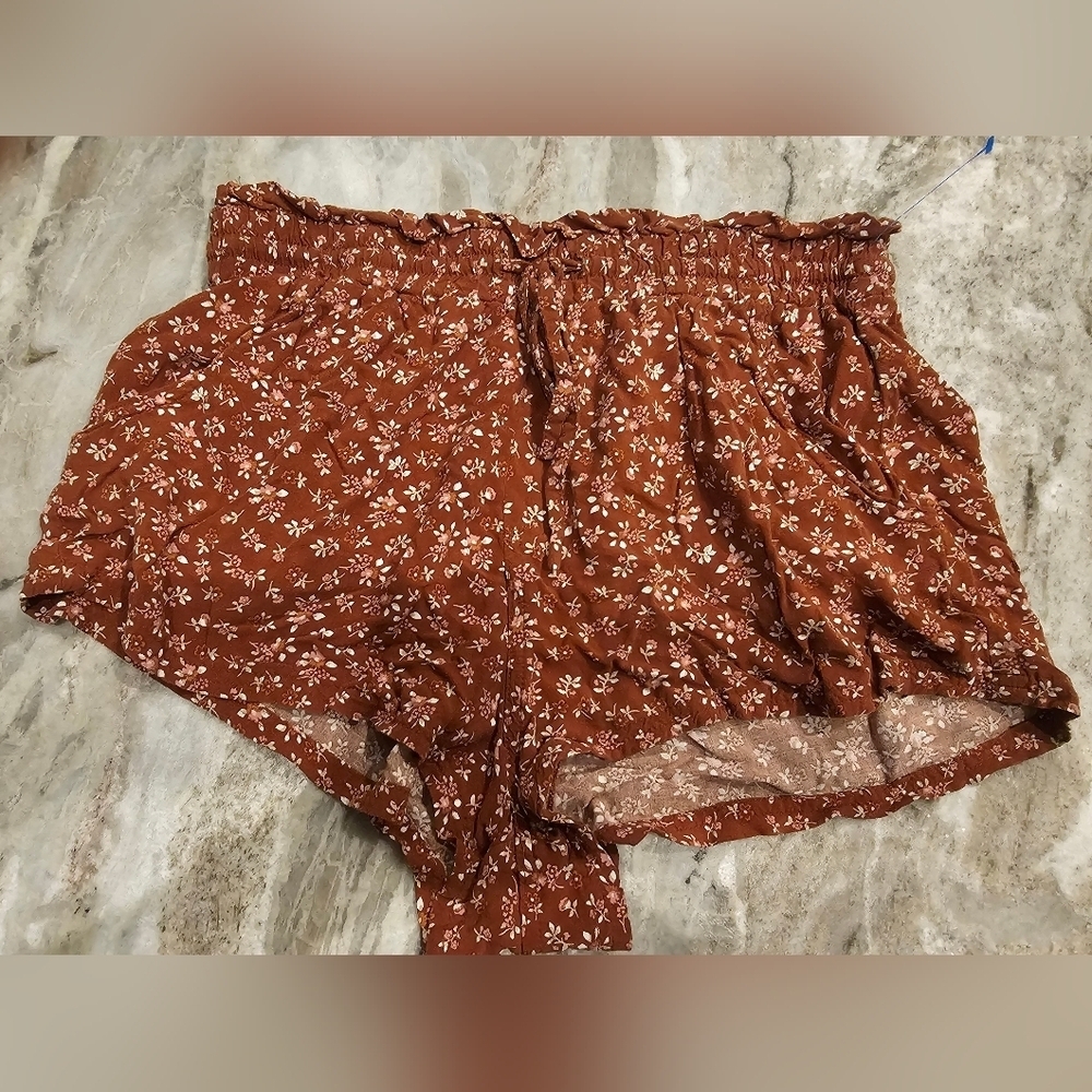 Aeropostale Women’s Floral High Waist Shorts Rust Brown Size Small